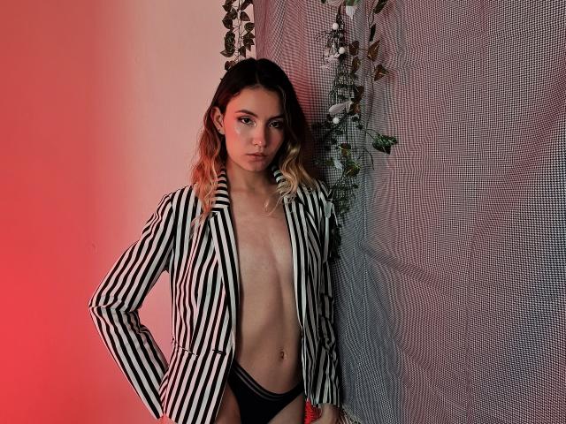 AlanisBlanc - Live porn &amp; sex cam - 30844877