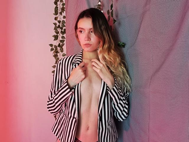 AlanisBlanc - Live porn &amp; sex cam - 30844883