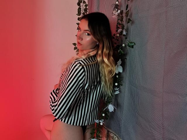 AlanisBlanc - Live porn &amp; sex cam - 30844910