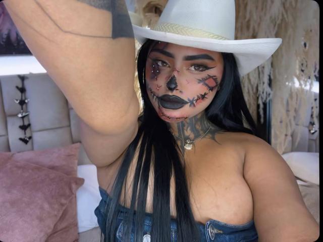 LairaHearvy - Live porn &amp; sex cam - 30856421