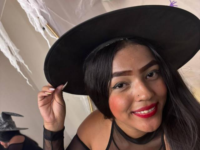 SheilaBrunette - Élő pornó és szexkamera - 30883592