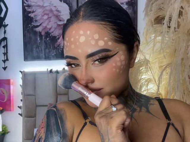 LairaHearvy - Live porn &amp; sex cam - 30886781