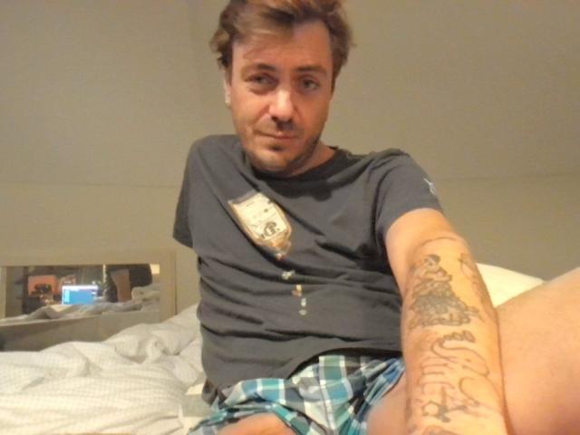 WeAreAllMadHere - Live porn &amp; sex cam - 30899999