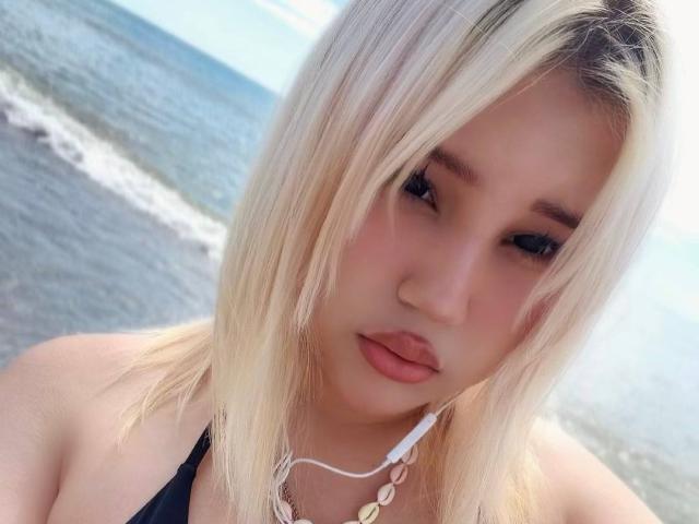 AlmaStampka - Live porn &amp; sex cam - 30910856