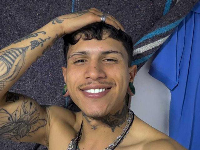 ValentinoKnox - Sexe cam en vivo - 30917096