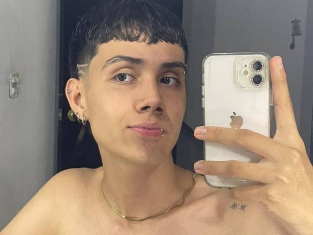LiamBenneet - Live porn &amp; sex cam - 30919712