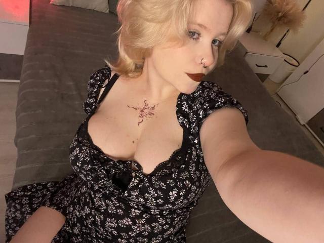 MahaliaRyherd - Live porn &amp; sex cam - 30924833