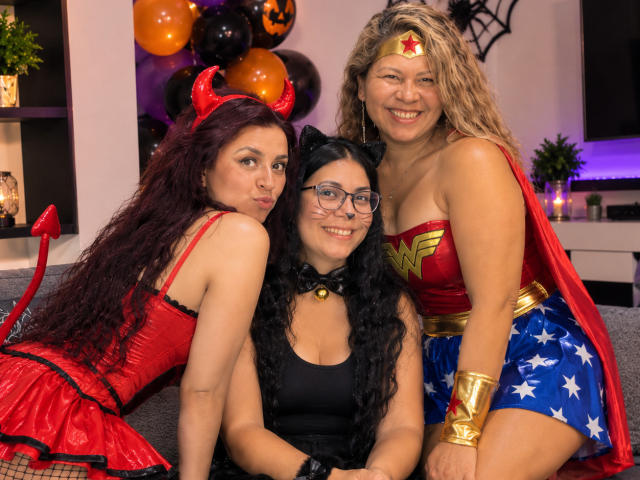 TrilesbianBomb - Live porn &amp; sex cam - 30937193