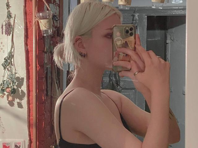AlvaQuintard - Live porn &amp; sex cam - 30946652