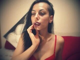 GorgeousDiva - Chat x with a shaved pussy Girl 