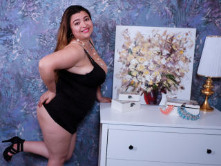 CarrinoStar - online chat xXx with this shaved vagina Attractive woman 