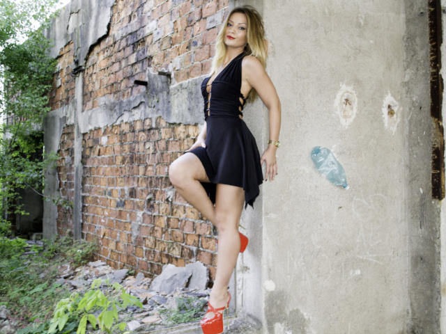 DominaTrixy - Live porn &amp; sex cam - 3306384