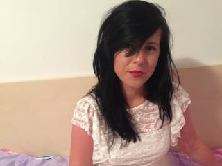 DYAnaa - Show sex with this European Hot babe 