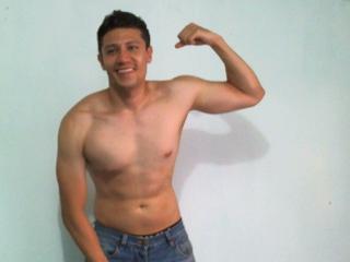 MahirSex - Show xXx avec un Homme qui aime les hommes avec un corps robuste sur Xlovecam.com 