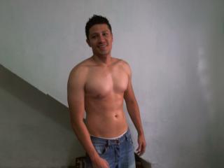 MahirSex - Web cam intime avec ce Gay au pubis rasé sur la plateforme X Love Cam 