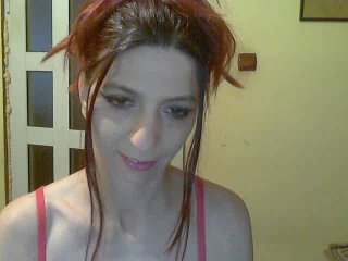 LonglipsforU - Chat cam hot with a shaved pussy Lady 