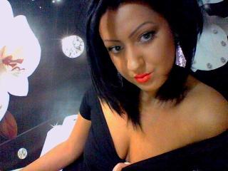 BeauxYeuxx - Webcam live hot avec une Sensationnelle jeune jeune camgirl ayant des gros seins  