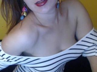 SoumiseDeTonReves - Chat live hot with a chestnut hair Young and sexy lady 