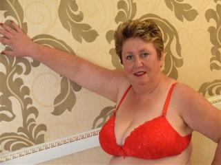 LustyVickyBB - Web cam hot with a Lady over 35 with huge knockers 