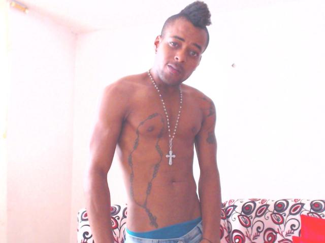 RoyBlackBig - Live porn &amp; sex cam - 3638268