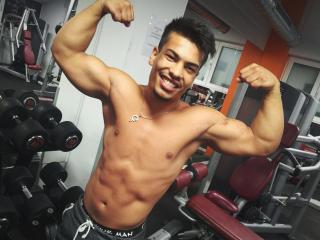 DiamondKevin - Live cam nude with this Gays with a vigorous body 