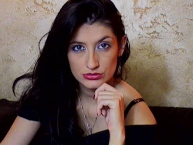 BeatrixCharm - Live Sex Cam - 3671543