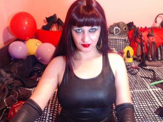 KerryHot - Chat sex with this Dominatrix with immense hooters 
