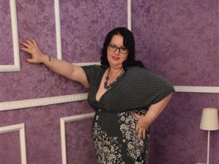 DivineAbby - chat online exciting with this stacked Lady over 35 