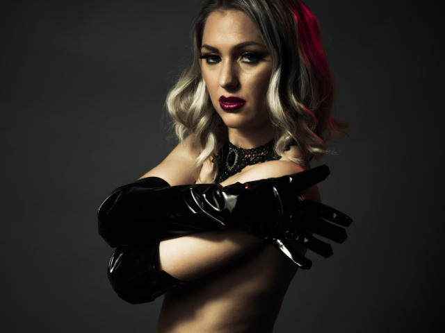 MayraTheQueen - Webcam live hard avec une Festichiste aux cheveux roux sur le site Xlovecam.com 