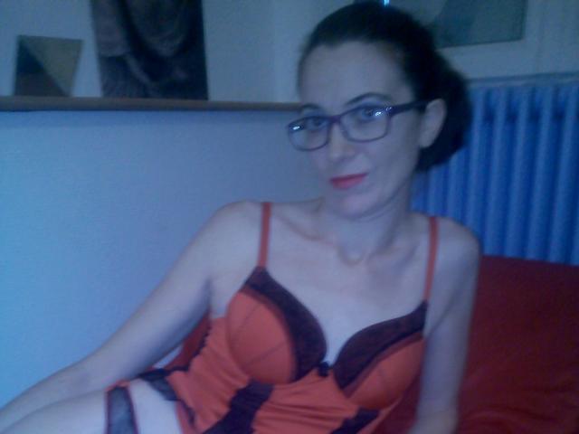 xVraieFrancaisex - Live sex cam - 3723000