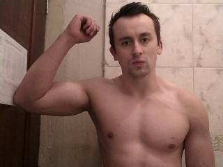 Andrej - Live cam porn avec ce Gay châtain clair  