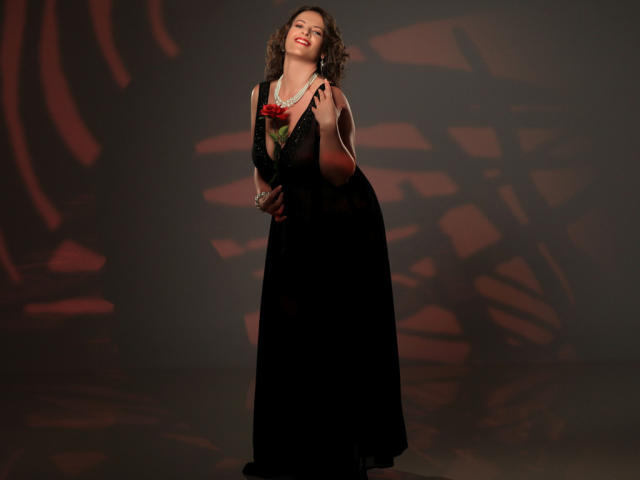 YourDreamMilf - Webcam live nude with a overweighted constitution 18+ teen woman 