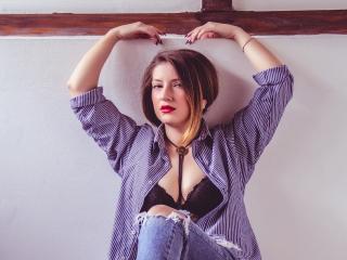 BelledeNuit - online chat x with a well built College hotties 