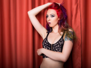 ZoeyLawton - Webcam hot with a European Sexy babes 