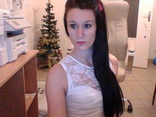 Juliecoquine - Live chat sexy with this White Young lady 