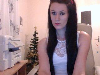 Juliecoquine - Show live sexy with a lean 18+ teen woman 