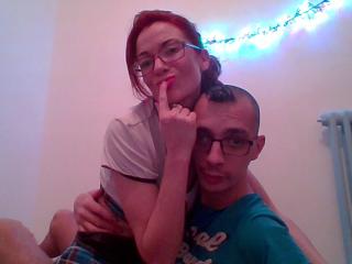 Lesfr - Webcam sexe avec ce Couple au sexe rasé sur X Love Cam 