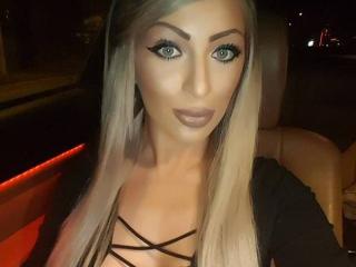 NymphoChaudeX - online chat x with a light-haired Sexy babes 