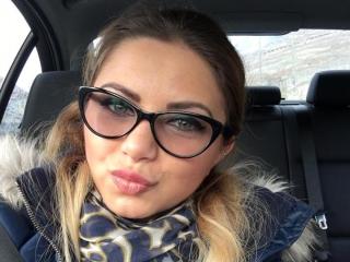 SublimeIlona - Show live porn with a well built Girl 
