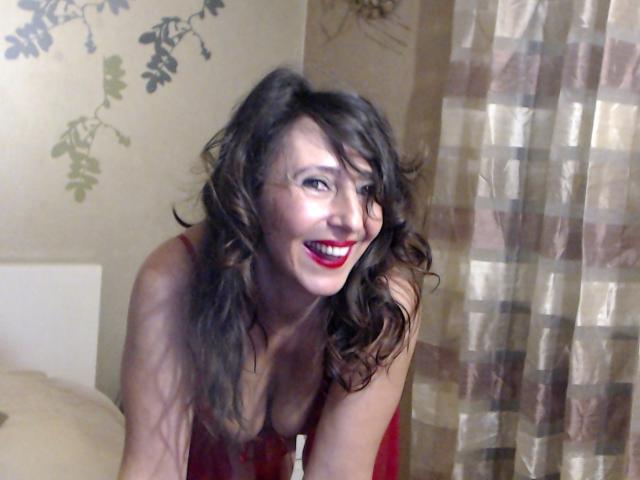 Oksenna - chat online exciting with this trimmed private part Lady 