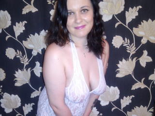 ChaudeBella69 - Show live xXx with a charcoal hair Hot chicks 