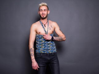 BarneyGrant - Cam hard avec ce Homme avec un corps de spartiate sur la plateforme Xlovecam.com 