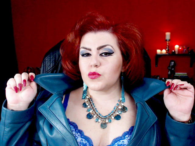 KaryQueen - Cam exciting with a unshaven pussy Dominatrix 