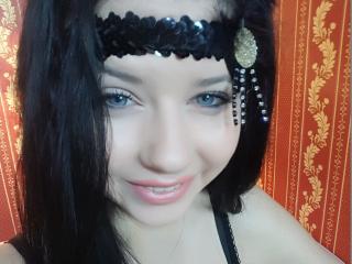 Anacconda - Live cam sexy with this brunet Sexy babes 