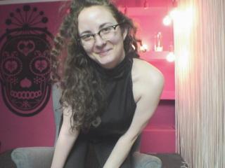 OhMyMoxie - Chat live sexy with this White Girl 