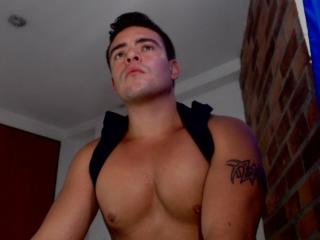 MatthewCole - Live chat exciting with a latin american Gays 