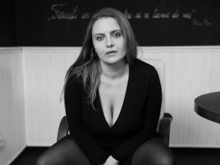 LuciaLue - Live cam exciting with this standard tits size Girl 