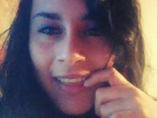 AshlyHarrys - Chat hot avec cette Fabuleuse model très sexy avec une plastique gracieuse sur le service XloveCam 