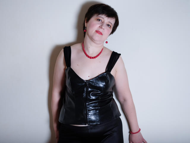 ChristaRose - Show live sexy with a Mature with average boobs 