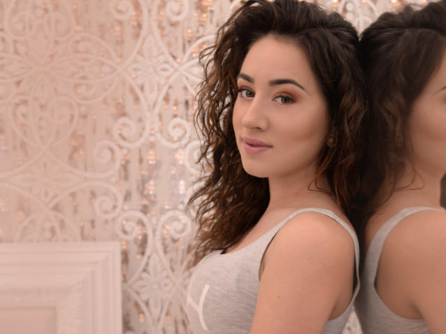 VaanesaTay - Live sex cam - 4088370